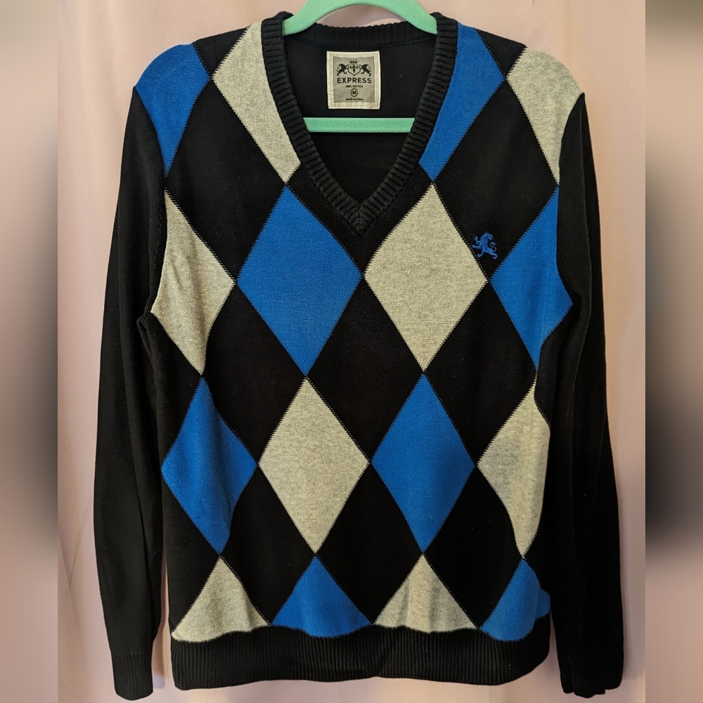 Express V neck argyle Sweater. Men's Medium.
